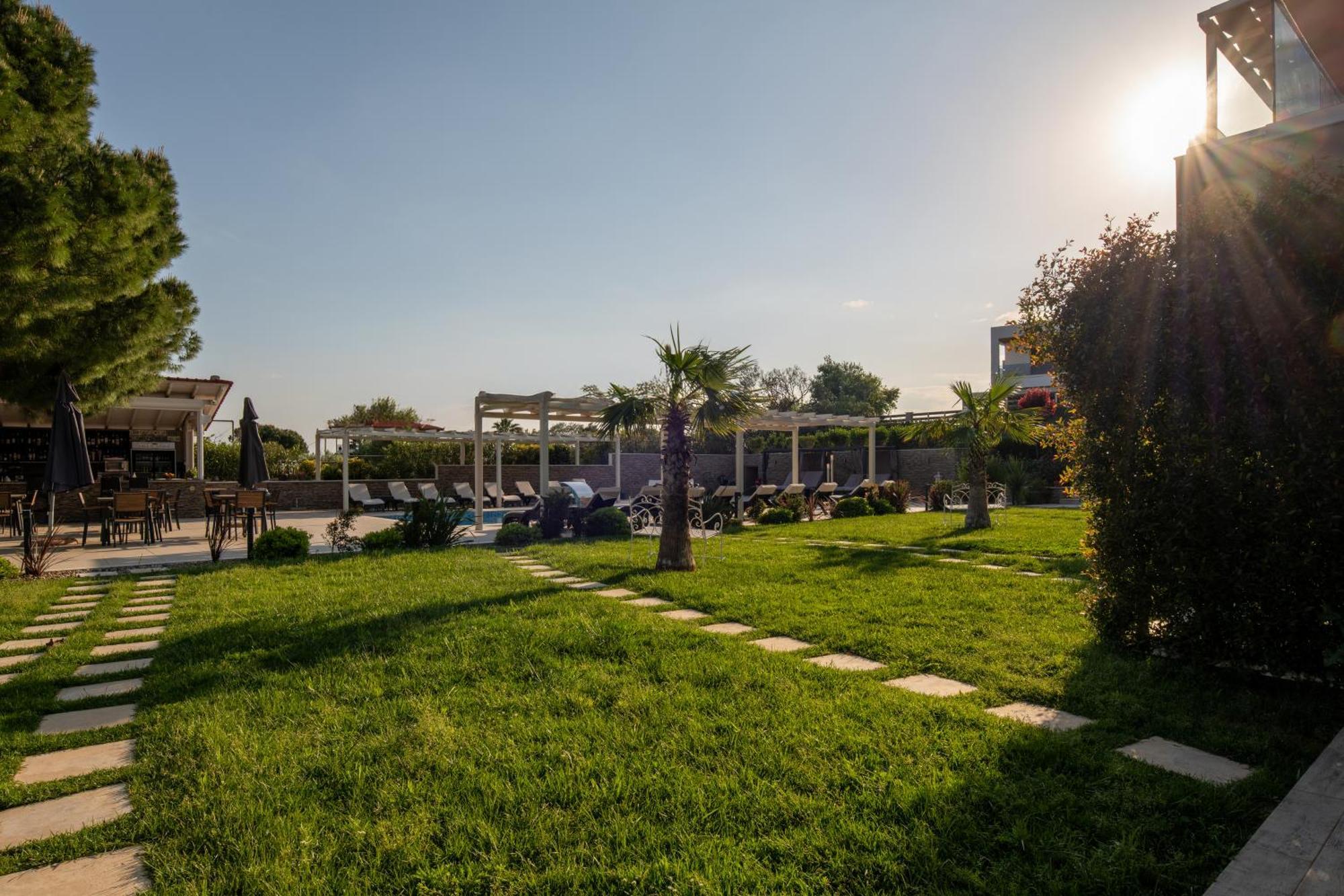 Villa Sara Nikiti  Luaran gambar